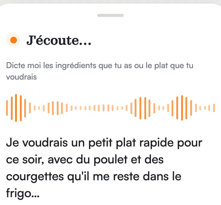 La dictée dans l'app : « J'écoute… », l'onde de la voix, et le message qui s'écrit.